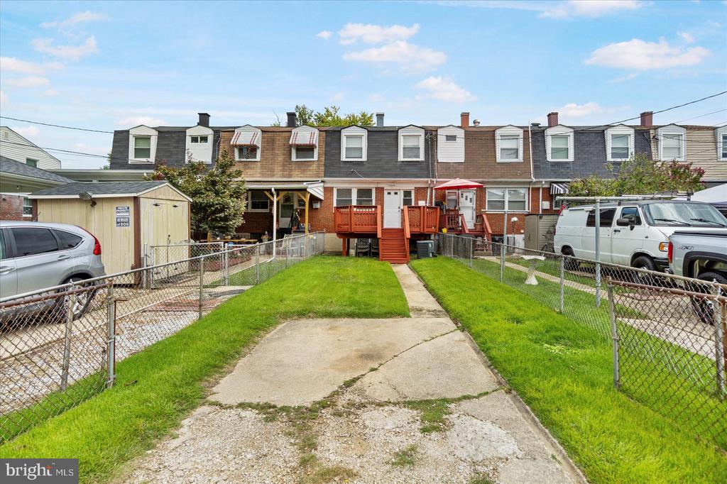 36 BLADEN ROAD