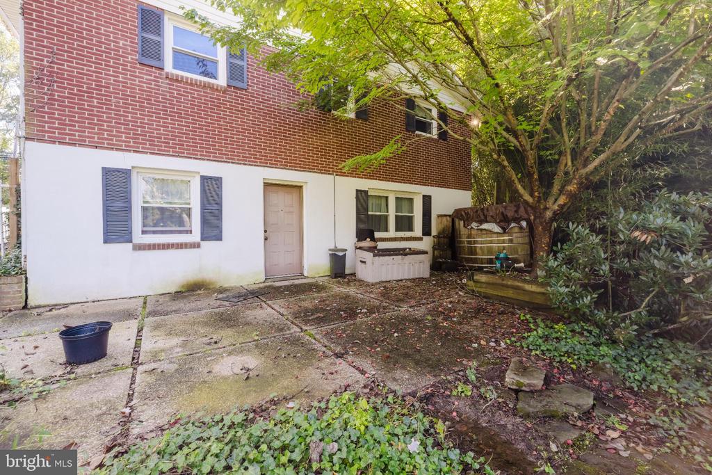 814 W PADONIA ROAD