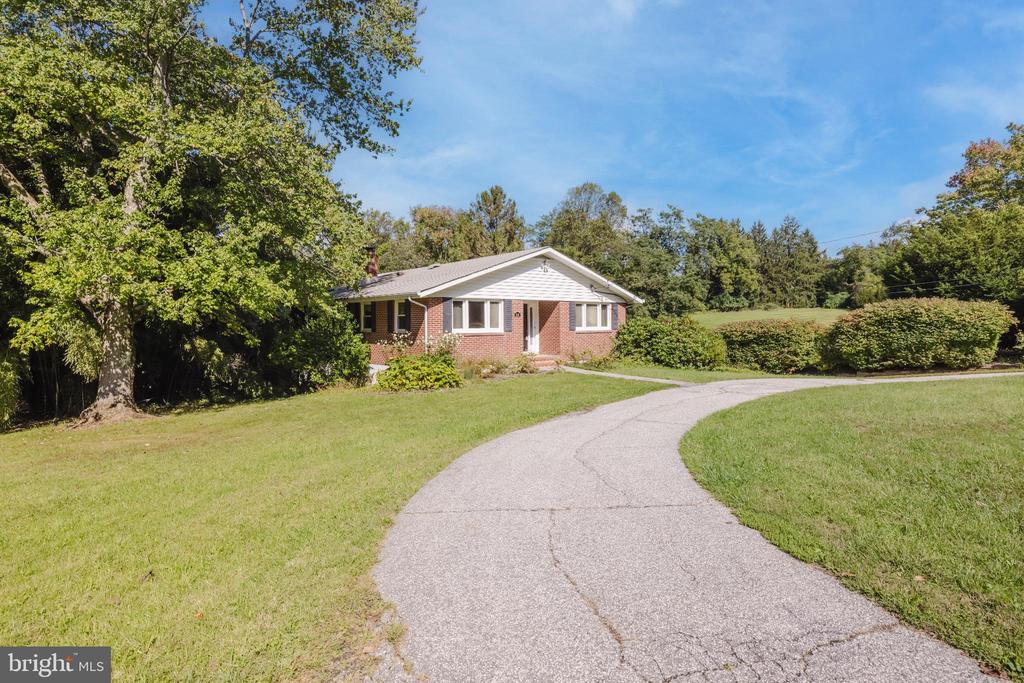 814 W PADONIA ROAD