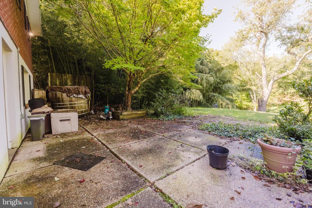 814 W PADONIA ROAD