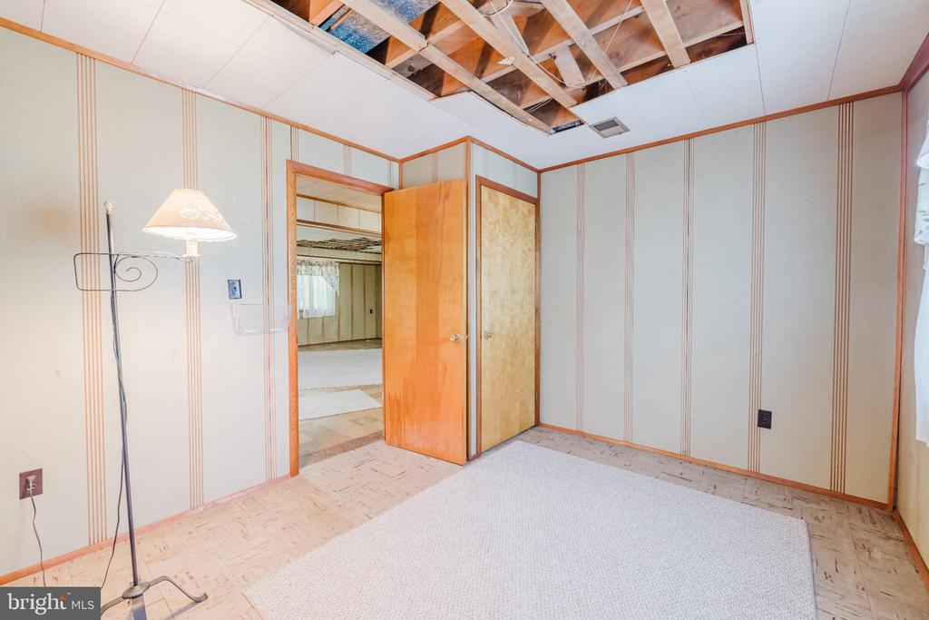 814 W PADONIA ROAD