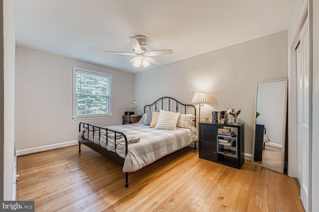 1552 COTTAGE LANE