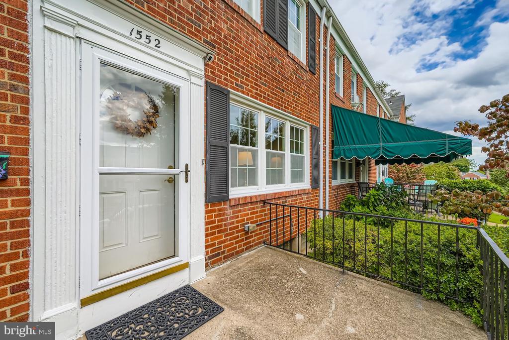 1552 COTTAGE LANE