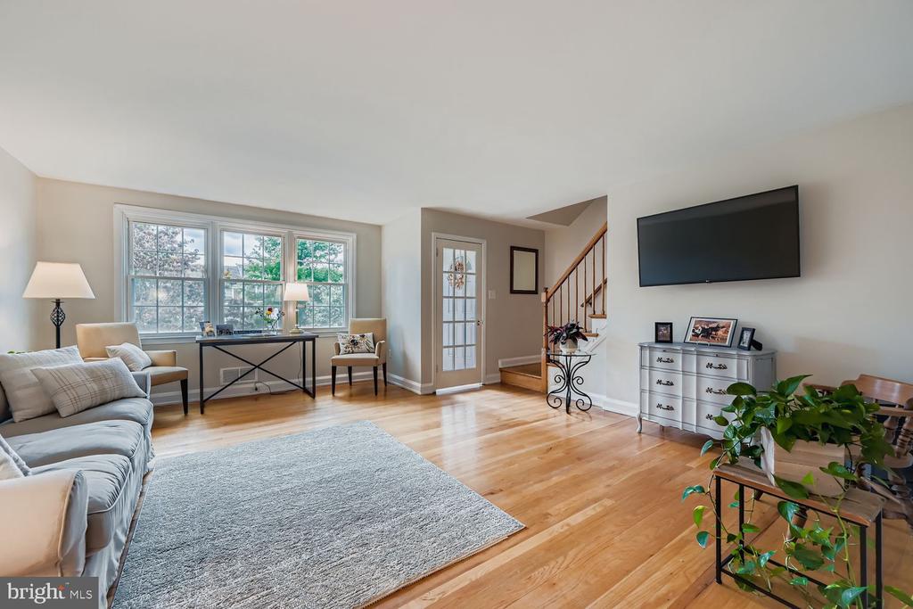 1552 COTTAGE LANE