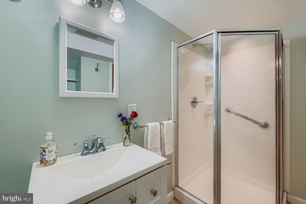 1552 COTTAGE LANE