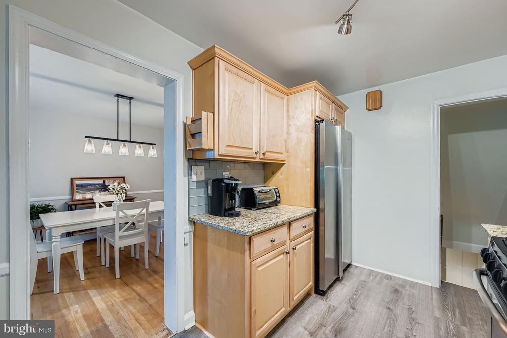 1552 COTTAGE LANE