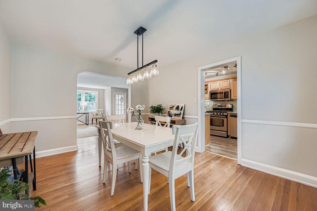 1552 COTTAGE LANE
