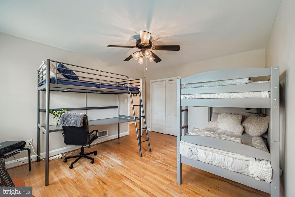 1552 COTTAGE LANE