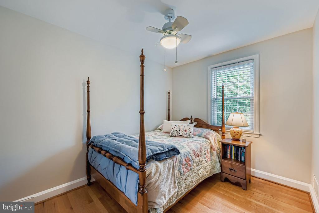 1552 COTTAGE LANE
