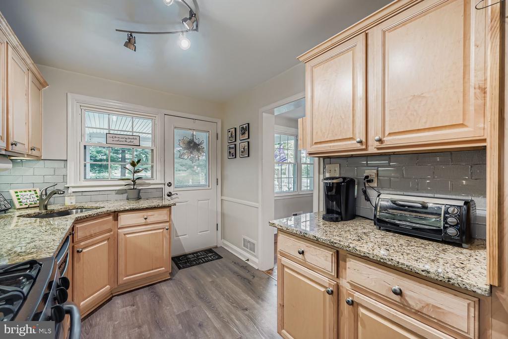 1552 COTTAGE LANE