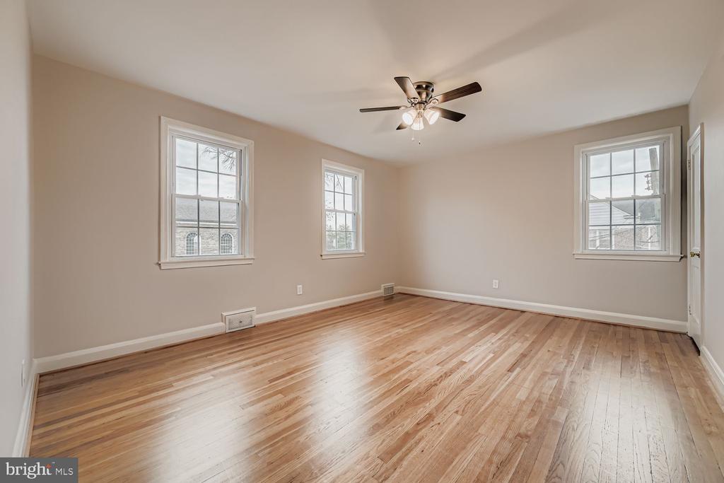 1641 COTTAGE LANE