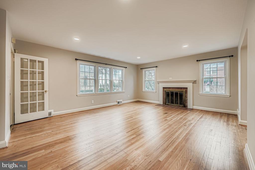 1641 COTTAGE LANE
