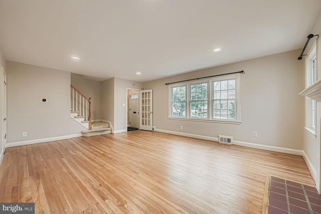1641 COTTAGE LANE