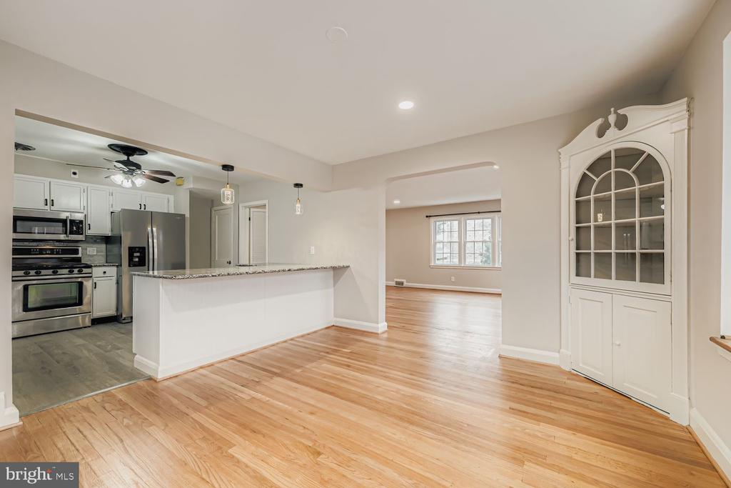 1641 COTTAGE LANE
