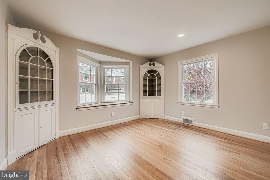 1641 COTTAGE LANE