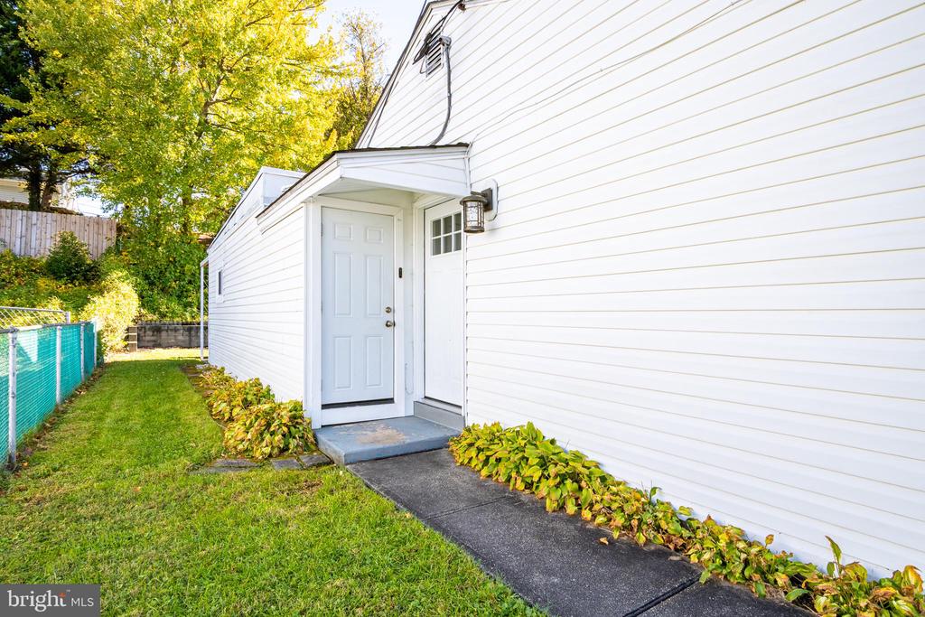 2423 ALMA ROAD