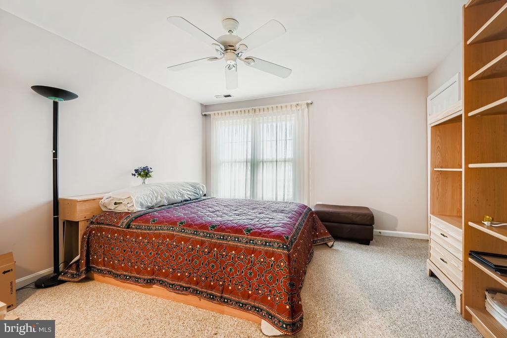 7 PUTMAN COURT