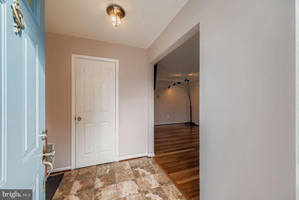 7 PUTMAN COURT
