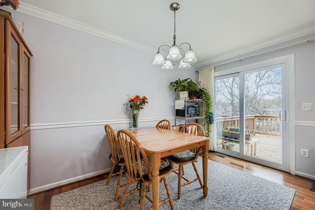7 PUTMAN COURT