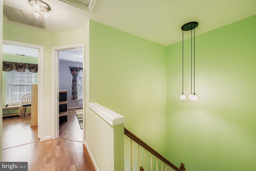 7 PUTMAN COURT