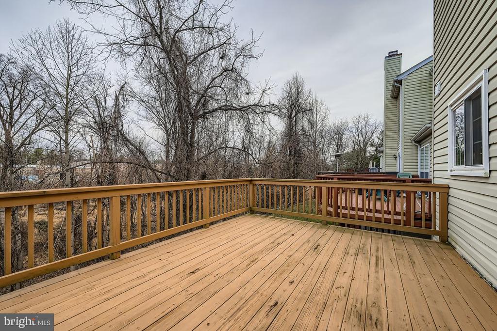 7 PUTMAN COURT