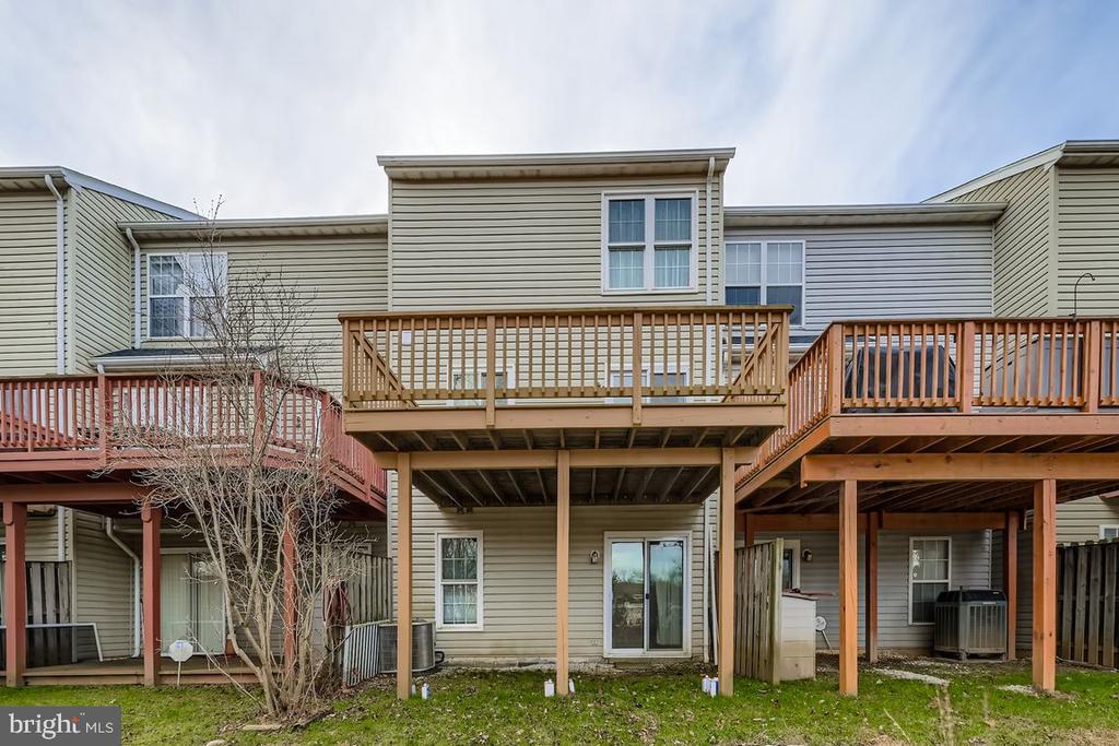 7 PUTMAN COURT