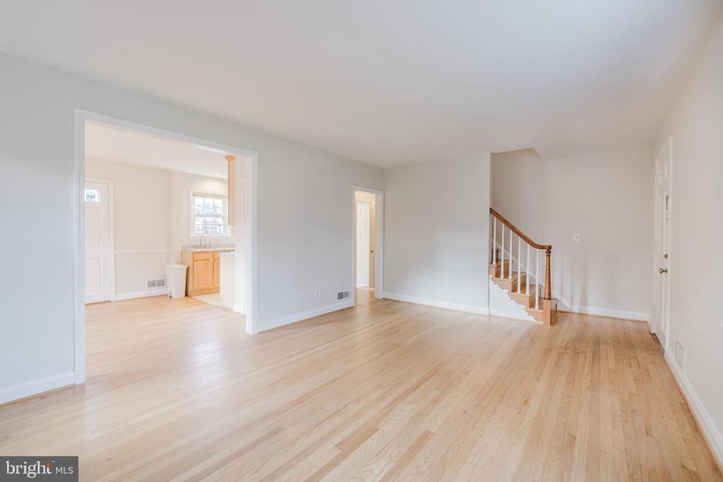 904 LOCUSTVALE ROAD
