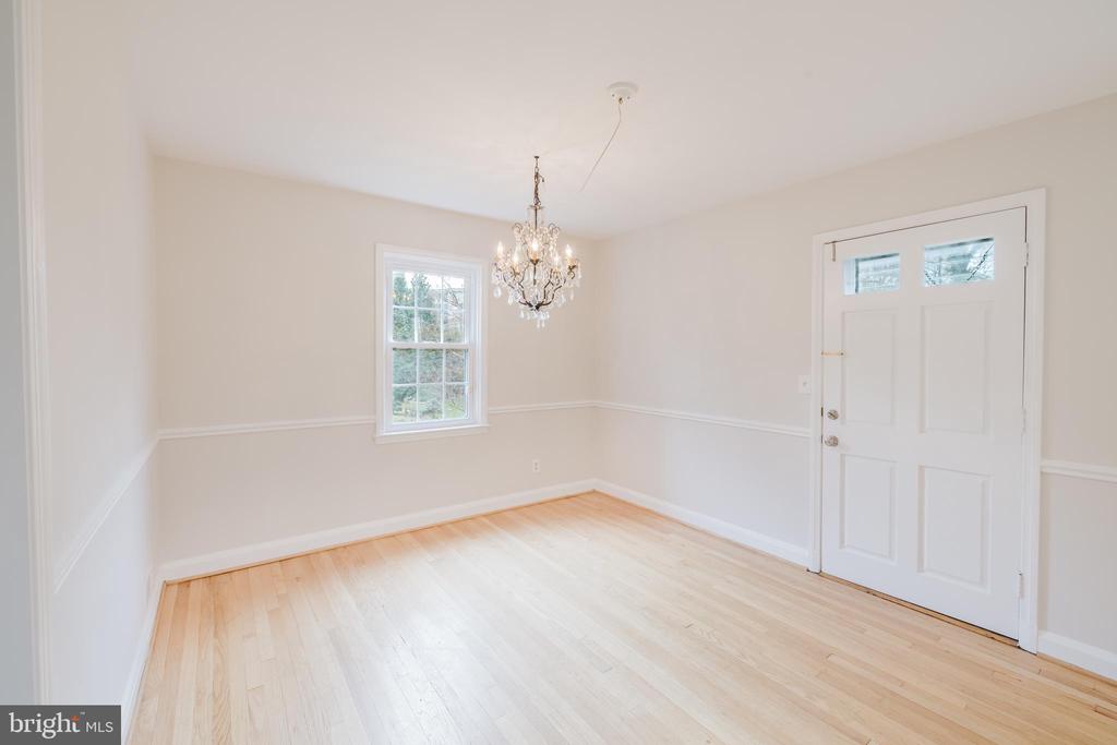 904 LOCUSTVALE ROAD