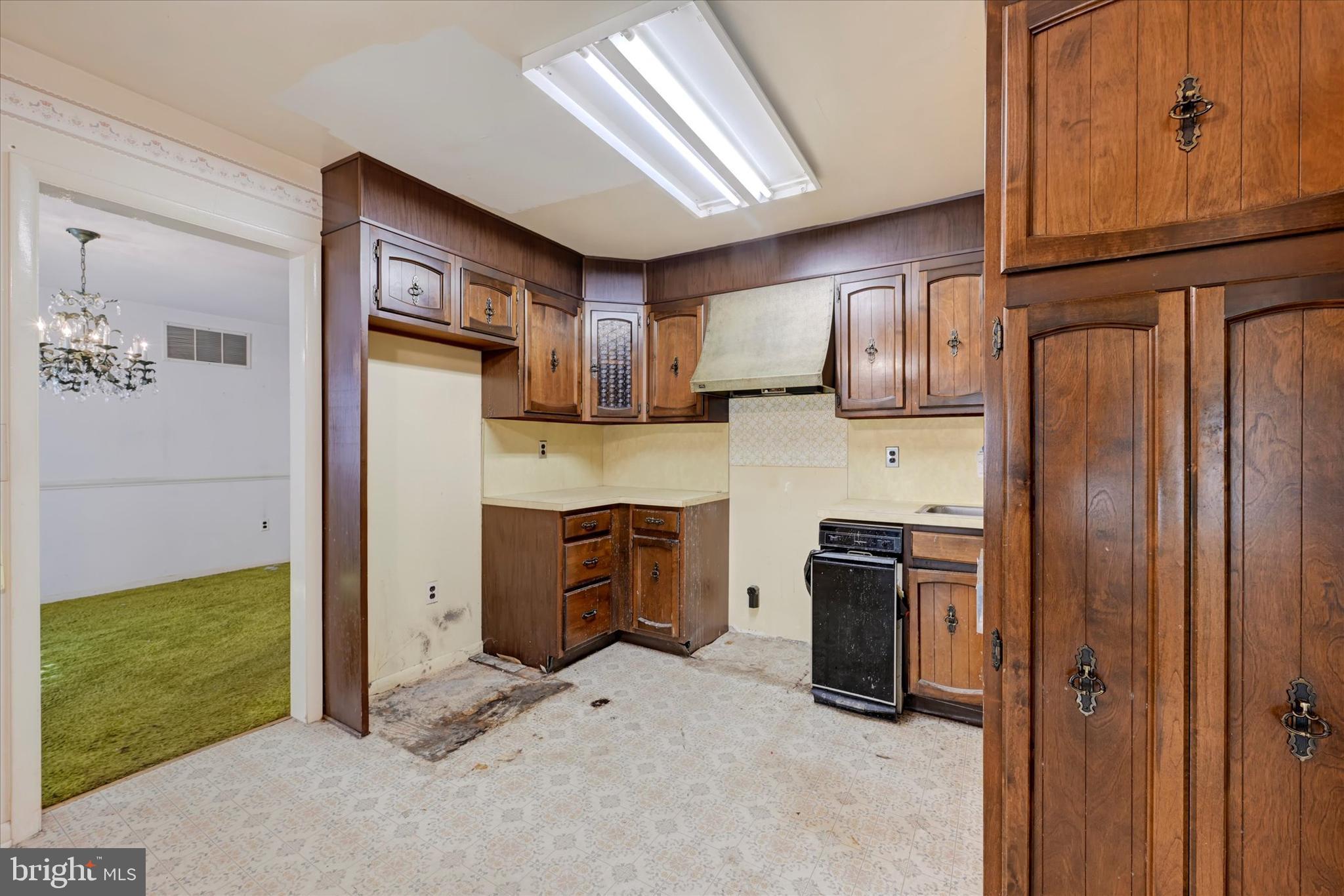 4302 MANORWOOD DRIVE