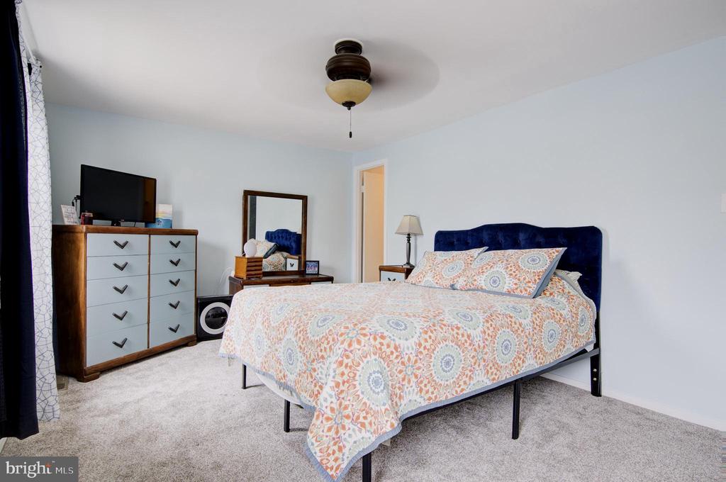 144 E ORANGE COURT