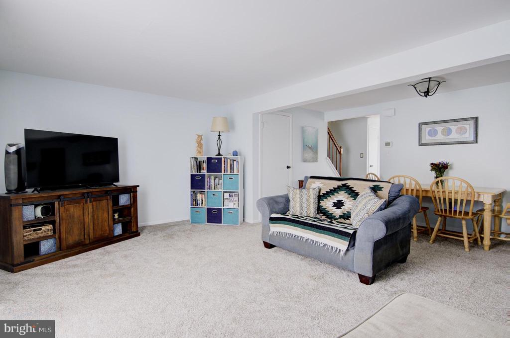 144 E ORANGE COURT