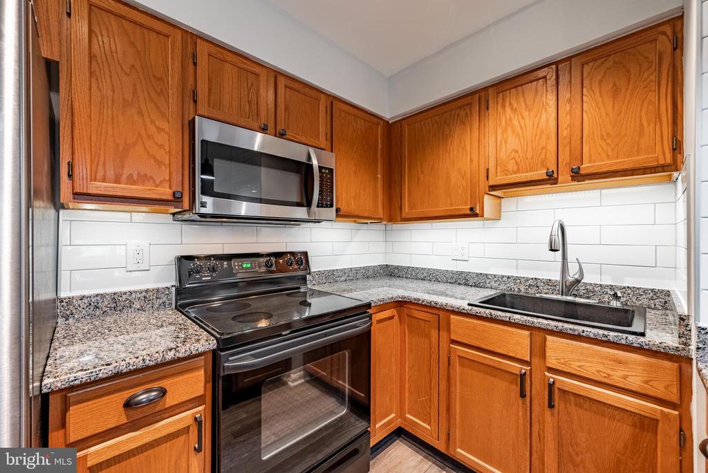 2215 LOWELLS GLEN ROAD J