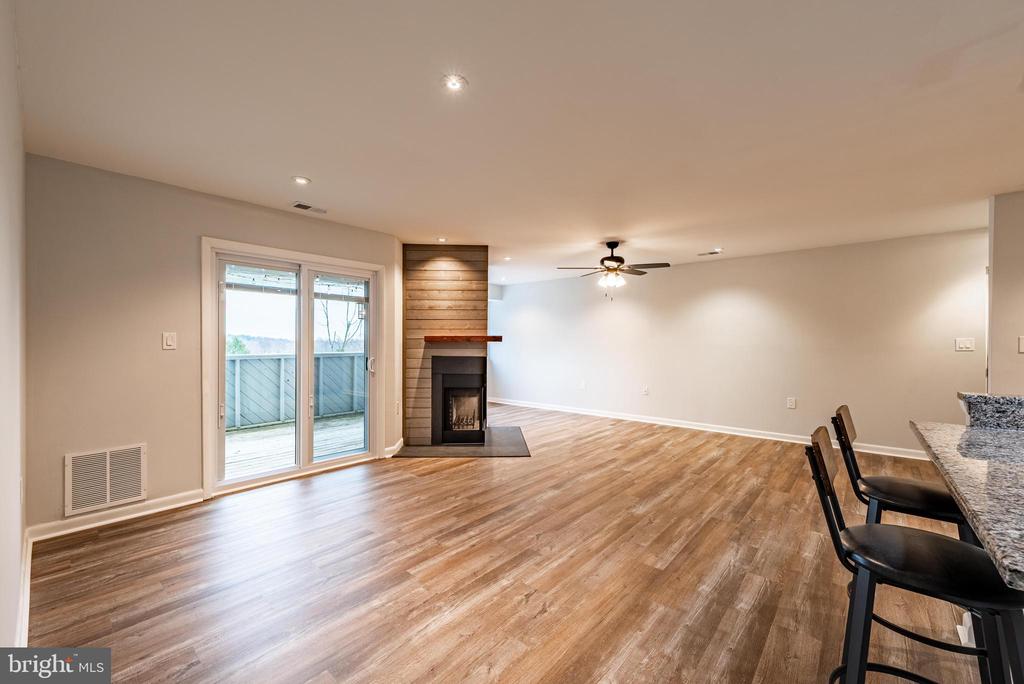 2215 LOWELLS GLEN ROAD J