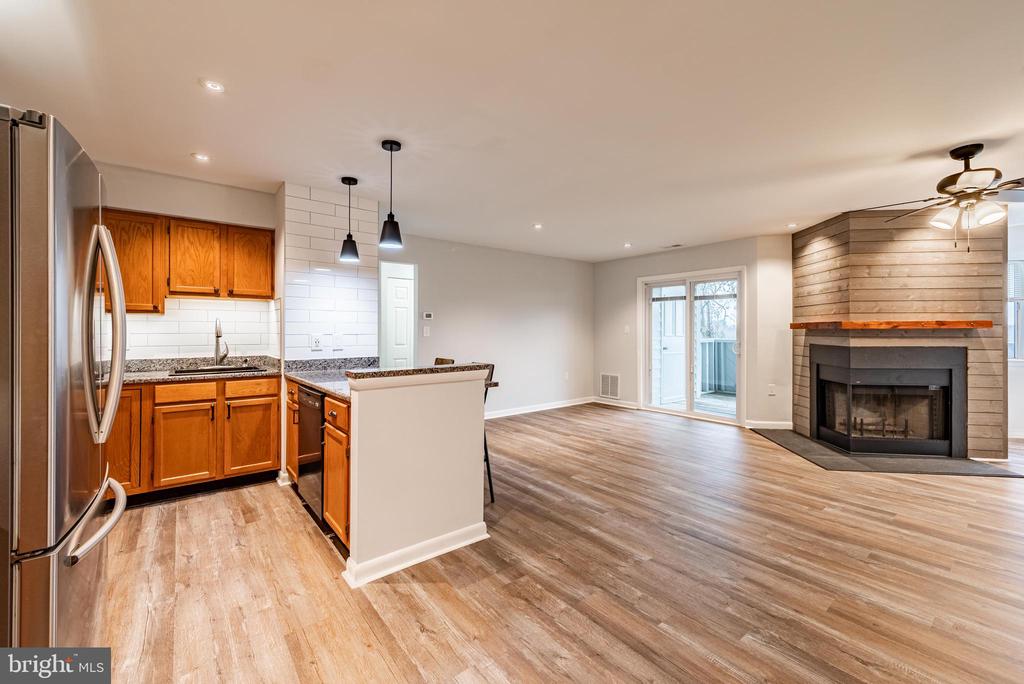 2215 LOWELLS GLEN ROAD J