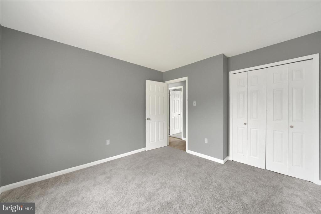 8 ROCKY LANE