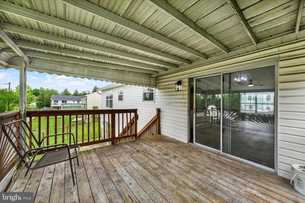 8 ROCKY LANE