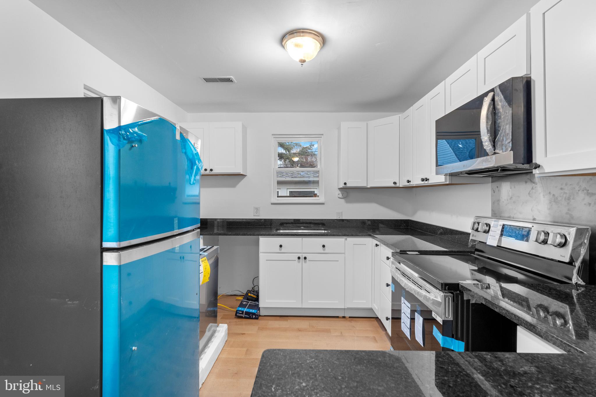 1504 TAYLOR AVENUE B