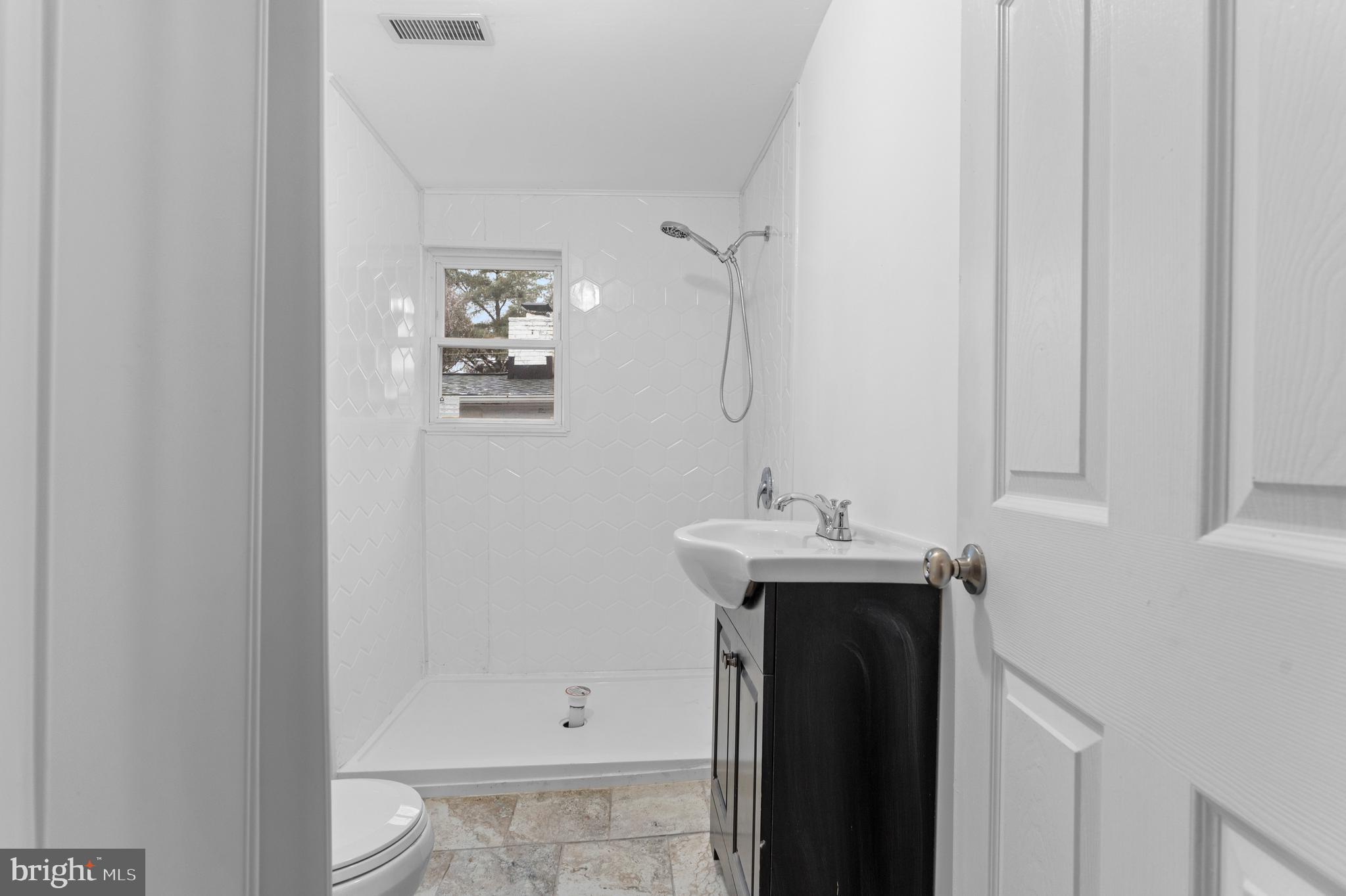 1504 TAYLOR AVENUE B