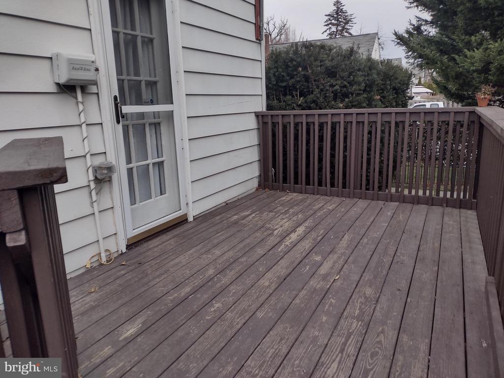 7607 PARK DRIVE
