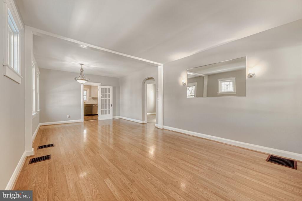7607 PARK DRIVE