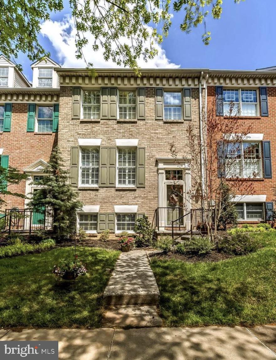 11849 SHERBOURNE DRIVE