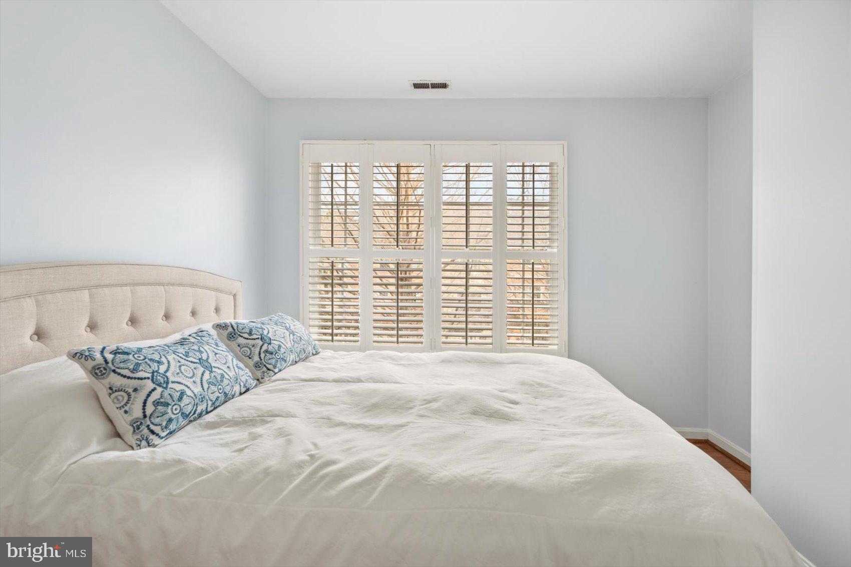 11849 SHERBOURNE DRIVE