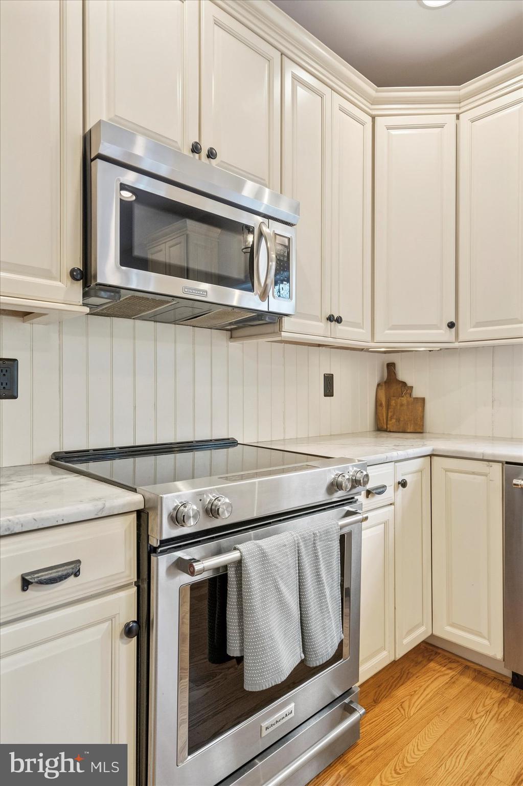 11849 SHERBOURNE DRIVE