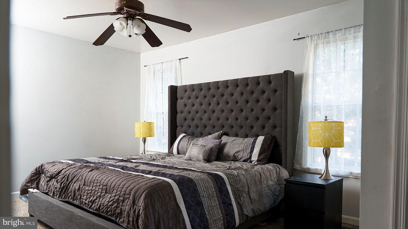 5 WINDY MEADOW COURT