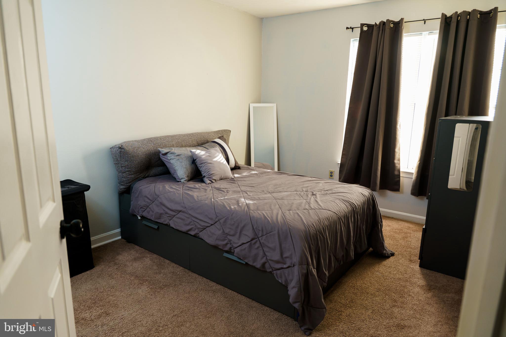 5 WINDY MEADOW COURT