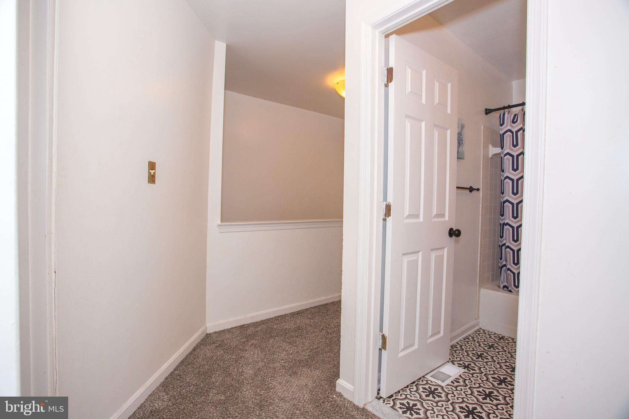 5 WINDY MEADOW COURT