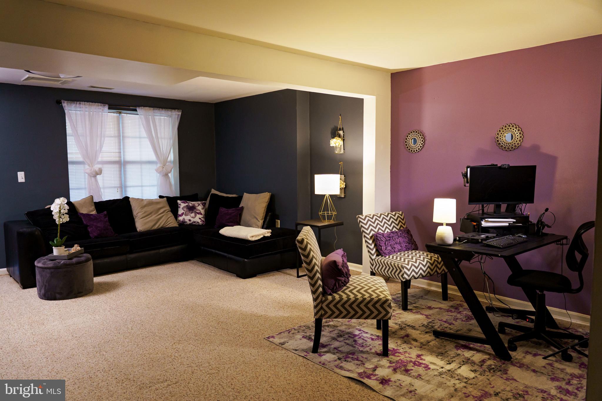 5 WINDY MEADOW COURT