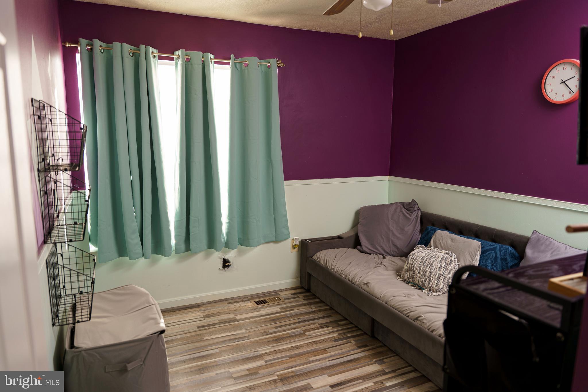 5 WINDY MEADOW COURT