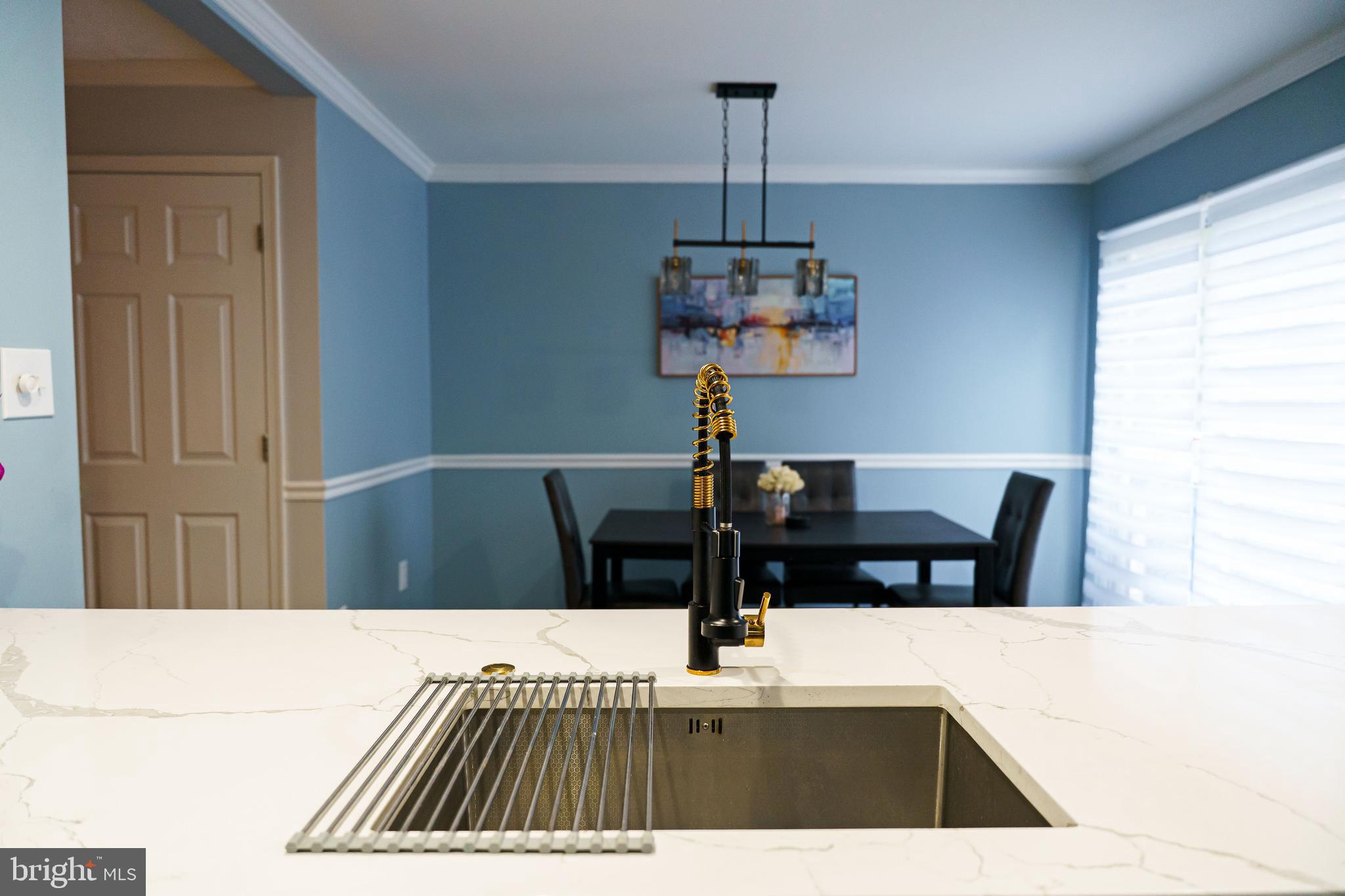 5 WINDY MEADOW COURT