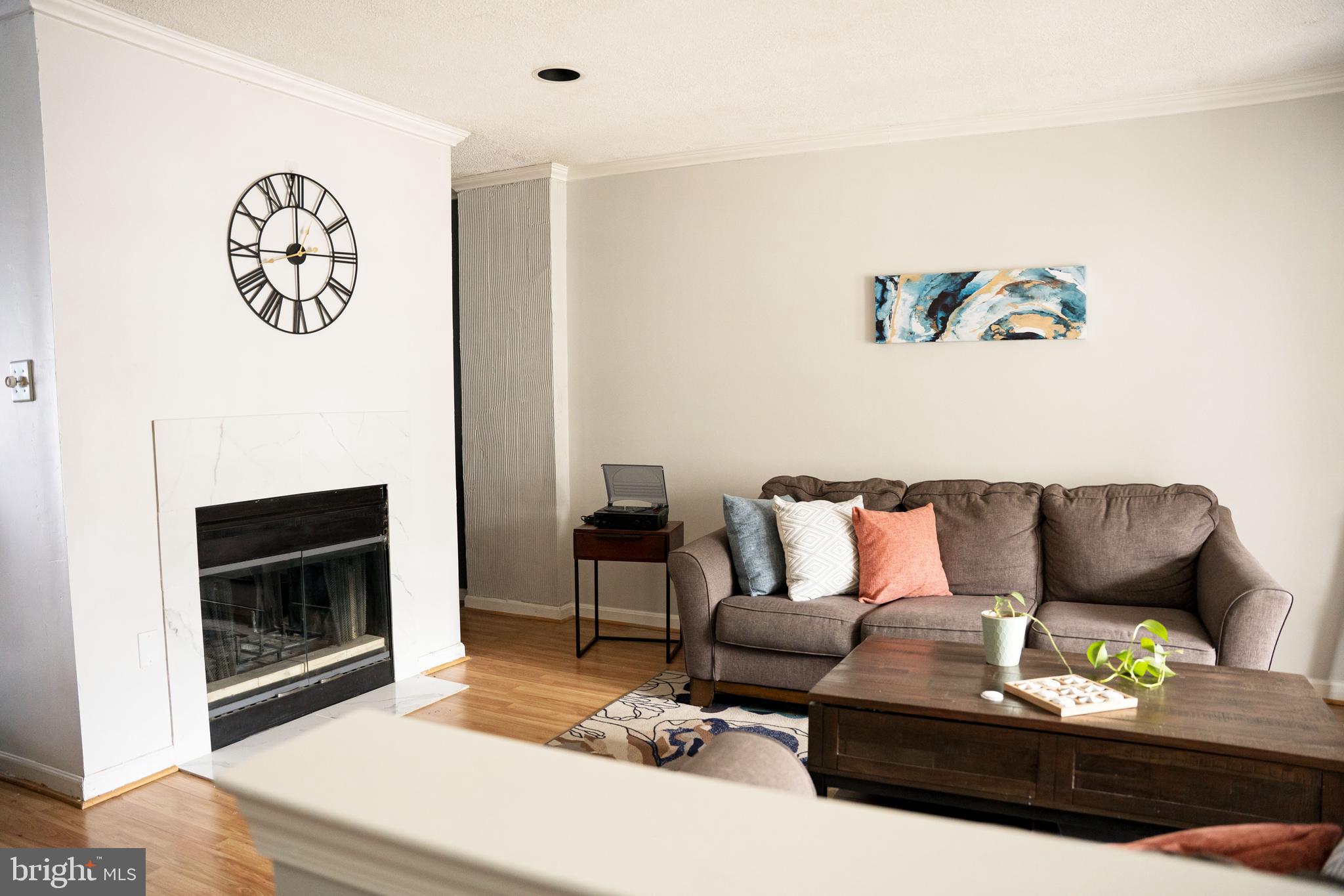 5 WINDY MEADOW COURT